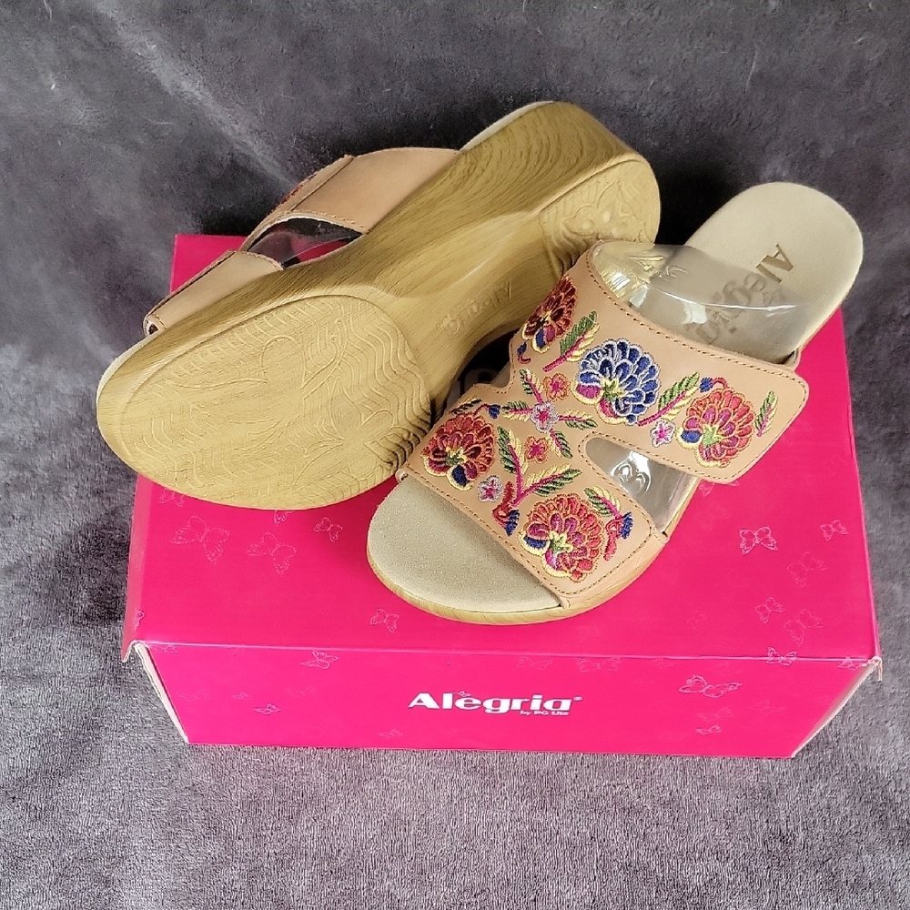 Alegria Women's Embroidered Tan Linn Sandals